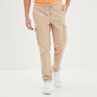 Pantalon cargo taille élastiquée beige homme dans le catalogue La Halle