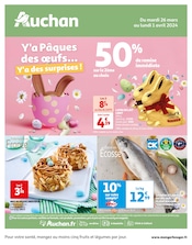 Promos Chocolat Au Lait dans le catalogue "Y'a Pâques des oeufs…Y'a des surprises !" de Auchan Hypermarché à la page 1