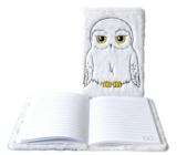 Cahier peluche hedwige - B&M Cahier peluche hedwige à 6,99 € dans le catalogue B&M