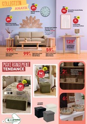 Canapé en promo dans le catalogue Maxi Bazar à la page 2