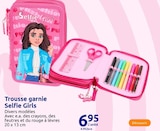 Trousse garnie - SELFIE GIRLS en promo chez Action Mérignac à 6,95 €