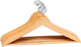 Holzkleiderbügel im Marktkauf Prospekt Holzkleiderbügel im aktuellen Marktkauf Prospekt für 5,00 €