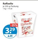 Pralinen von Raffaello im aktuellen V-Markt Prospekt für 3,29 €