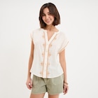 Blouse brodée manches courtes ecru femme dans le catalogue La Halle