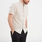 La Halle Fleurance - Promo Chemise col mao lin mélangé gris clair homme Promo Chemise col mao lin mélangé gris clair homme à 22,99 € dans le catalogue La Halle à Fleurance