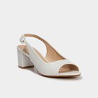 Sandales à talons 5 cm bouts ouverts blanc femme en promo chez La Halle Sandales à talons 5 cm bouts ouverts blanc femme dans le catalogue La Halle