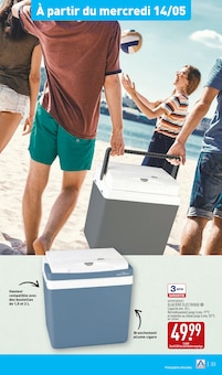 Promo Chaise De Camping dans le catalogue Aldi du moment à la page 36
