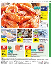 Promo Crevettes cuites dans le catalogue Carrefour du moment à la page 31