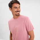 Promo T-shirt en coton manches courtes vieux rose homme à 2,00 € dans le catalogue La Halle à Bron