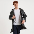 Parka imperméable coupe-vent à capuche noir homme en promo chez La Halle Parka imperméable coupe-vent à capuche noir homme dans le catalogue La Halle