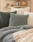 mömax - ZIERKISSEN oder KUSCHELDECKE „BOUCLE“ Angebot im Prospekt ZIERKISSEN oder KUSCHELDECKE „BOUCLE“ bei mömax im Prospekt für 17,99 €