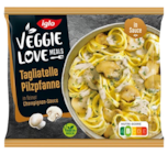 Veggie Love Tagliatelle Funghi oder Veggie Love Kürbis Quinoa von Iglo im aktuellen REWE Prospekt