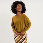 Promo Pull encolure bateau manches longues vert olive femme à 19,99 € dans le catalogue La Halle à Lanester