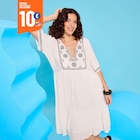 Robe fluide brodée manches courtes blanc femme en promo chez La Halle Avignon à 10,00 €