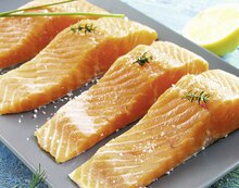 Saumon - Terre & Saveurs - Géant Casino Saumon - Terre & Saveurs à 12,99 € dans le catalogue Géant Casino "Savourez l'été, profitez des promos !"