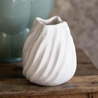 Vase twist ceramique texture à 4,99 € dans le catalogue B&M