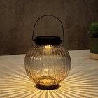 Lanterne solaire verre strille 2 à 5,99 € dans le catalogue B&M