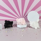 Peluche animée chat Kawaii noir en promo chez Maxi Bazar Peluche animée chat Kawaii noir dans le catalogue Maxi Bazar