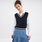 Promo Pull sans manches col en V Creeks bleu marine femme à 19,99 € dans le catalogue La Halle à Verdun