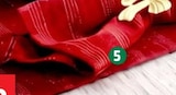 Stoffservietten für 3,99 € bei Thomas Philipps im Angebot Stoffservietten im aktuellen Thomas Philipps Prospekt