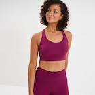 Promo Brassière de sport ajustée dos nageur violet foncé femme à 15,99 € dans le catalogue La Halle à Saint-Clément-de-Rivière