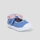 Babies renforcées toile semelle souple bleu bébé fille dans le catalogue La Halle