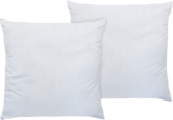 Promo Lot de 2 oreillers à 9,99 € dans le catalogue Bazarland à Bagnols-sur-Cèze
