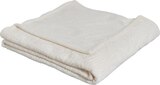 Plaid embosse flanelle - TEX BASIC - Carrefour à Bordeaux Plaid embosse flanelle - TEX BASIC en promo chez Carrefour Bordeaux à 6,99 €