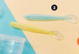 Lot de 2 cuilleres en silicone - BADABULLE en promo chez Hyper U Saintes à 3,43 €