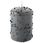 Kerze im weihnachtlichen Design im aktuellen Ernstings family Prospekt