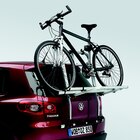 Fahrradträger für Heckklappe, für bis zu zwei Fahrräder im aktuellen Volkswagen Prospekt