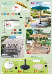 Offre Parasol Excentré dans le catalogue Maxi Bazar du moment à la page 12