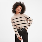 Promo Pull col montant manches longues beige femme à 25,99 € dans le catalogue La Halle à Saint-Martial-d'Artenset