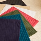 Tapis "Terry bathmat" en promo chez Carrefour Levallois-Perret à 2,99 €