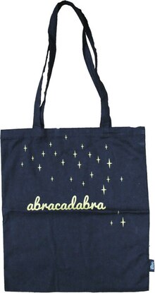 Tote bag Abracadabra en polycoton - Géant Casino à Boulogne-Billancourt Tote bag Abracadabra en polycoton en promo chez Géant Casino Boulogne-Billancourt à 5,00 €
