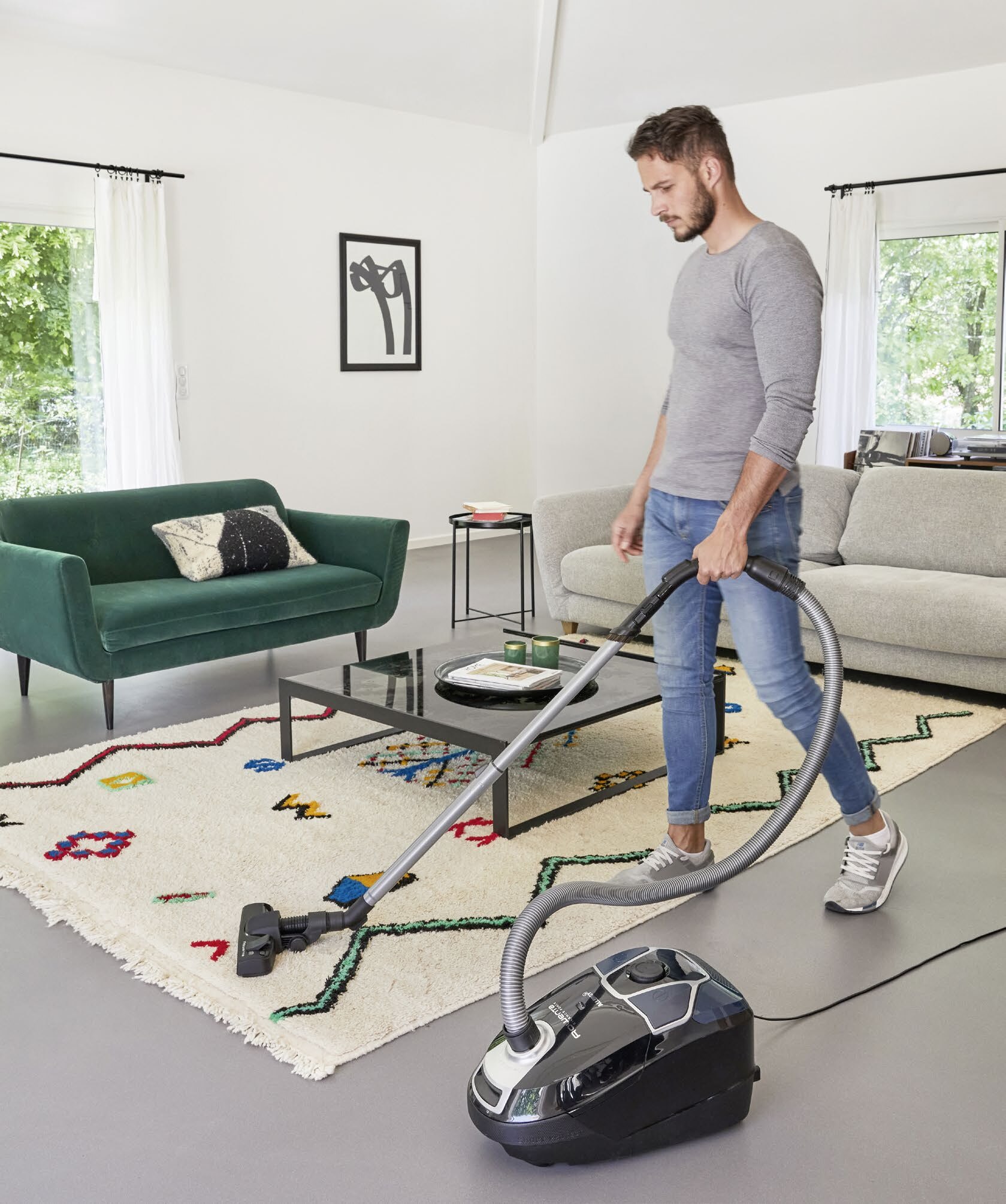 Hyper U Rosny-sous-Bois - ASPIRATEUR SAC SILENCE FORCE ALLERGY+ Promo ASPIRATEUR SAC SILENCE FORCE ALLERGY+ dans le catalogue Hyper U Des prix faits maison à Rosny-sous-Bois