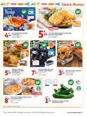 Promos Filet De Saumon dans le catalogue "LES HALLES" de Auchan Supermarché Filet De Saumon en promo dans le catalogue Auchan Supermarché à la page 5
