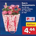 Rose in Geschenktasche bei Netto Marken-Discount im Vacha Prospekt für 4,44 €