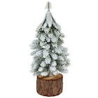 Deko-Baum im weihnachtlichen Design im aktuellen Ernstings family Prospekt