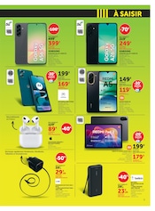 Promos Accessoires téléphone portable dans le catalogue "À SAISIR" de Hyper U Accessoires téléphone portable en promo dans le catalogue Hyper U à la page 3