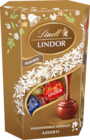 50% DE REMISE IMMÉDIATE SUR LE 2ÈME AU CHOIX SUR LA GAMME LINDOR - LINDT dans le catalogue Auchan Hypermarché