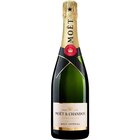 Moët & Chandon - Champagne Brut en promo chez Carrefour Moët & Chandon - Champagne Brut dans le catalogue Carrefour