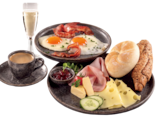 Großes Gourmet Frühstück Angebot in Warsow Großes Gourmet Frühstück im aktuellen Prospekt bei XXXLutz in Warsow