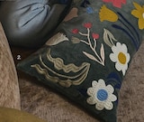 Housse de coussin à Maisons du Monde dans Folgensbourg Housse de coussin à Maisons du Monde dans Folgensbourg