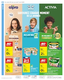 Offre Yaourt aux fruits dans le catalogue Carrefour du moment à la page 30