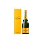 A.O.P. CHAMPAGNE BRUT - VEUVE CLICQUOT en promo chez Carrefour Hyères à 43,90 €