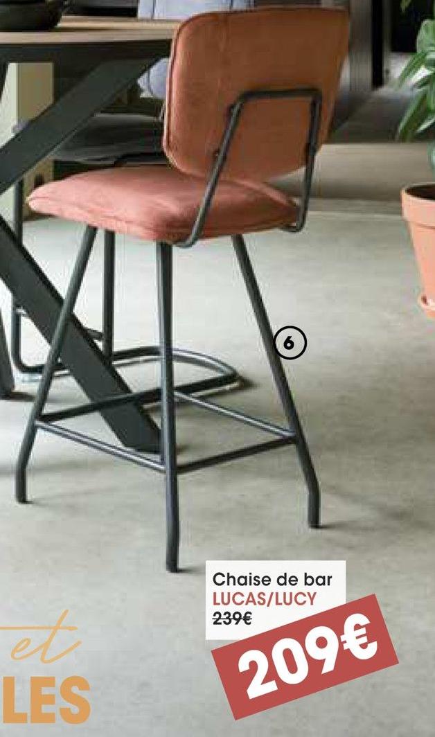 H&H Vaujours - Chaise de bar Lucy en tissu Maison Promo Chaise de bar Lucy en tissu Maison dans le catalogue H&H Soldes & Promos à Vaujours