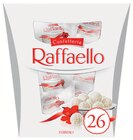 Raffaello Bouchées Noix de Coco, Amandes - Ferrero dans le catalogue Intermarché Hyper