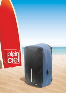 Plein Ciel Montval - Sac à dos connecté antivol + batterie de secours 2600 mAh + câble 3 en 1 Promo Sac à dos connecté antivol + batterie de secours 2600 mAh + câble 3 en 1 dans le catalogue Plein Ciel "La rentrée Tropicool ! avec Plein Ciel" à Montval