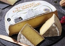 Casino Supermarchés Flaine - TOMME DE SAVOIE TERRE ET SAVEURS 8 SEMAINES D’AFFINAGE Promo TOMME DE SAVOIE TERRE ET SAVEURS 8 SEMAINES D’AFFINAGE dans le catalogue Casino Supermarchés "Magic menus" à Flaine